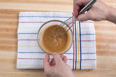 Make the peanut sauce: