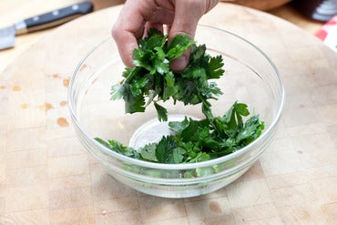 Make the parsley salad: