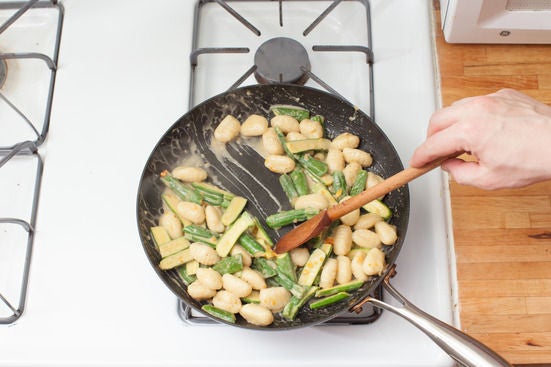 Finish the gnocchi & plate your dish: