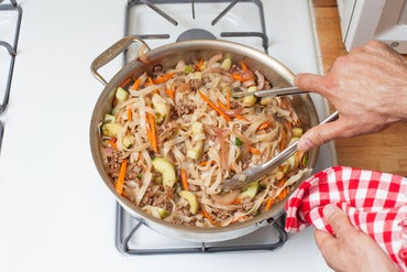 Finish the sauce & noodles: