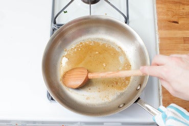 Deglaze the pan: