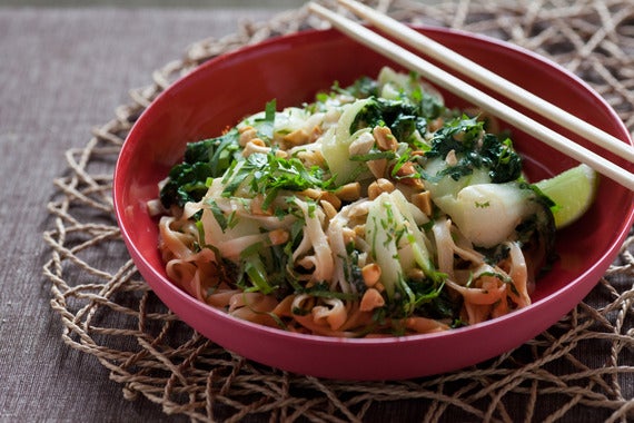 Vegetable Pad Thai with Spicy Peanut Sauce