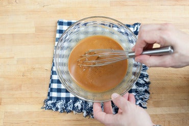 Make the peanut sauce: