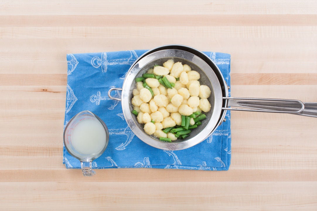 Recipe Spinach & Basil Pesto Gnocchi with New Potatoes, Green Beans & Romaine Salad Blue Apron