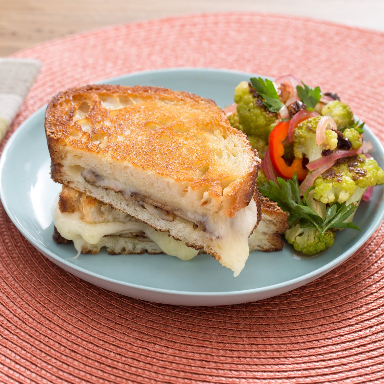 Recipe Mushroom & Fontina Grilled Cheese Sandwiches with Sweet Pepper