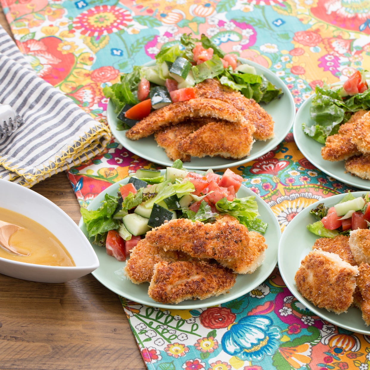 Recipe Crispy Chicken Tenders with Honey Mustard & TomatoCucumber