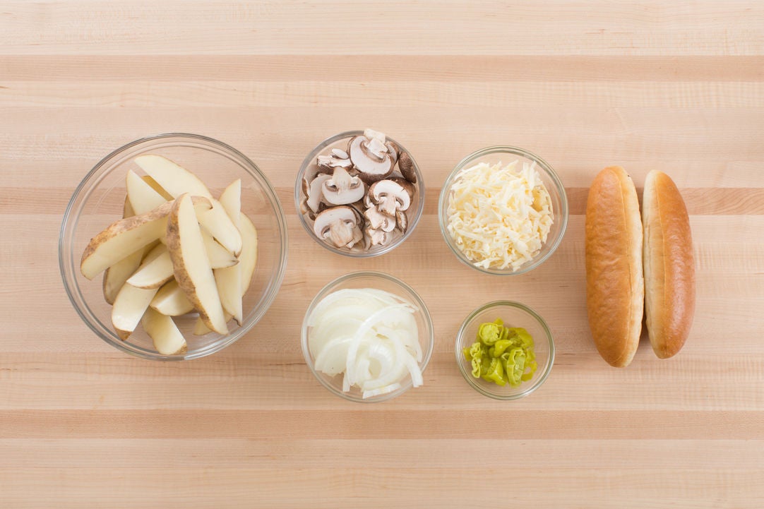 Recipe Italian Beef Grinders with Aged Cheddar Cheese Sauce & Crispy