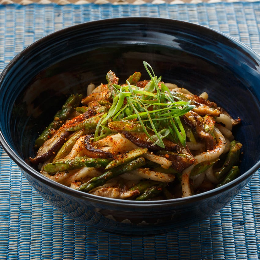 Recipe Fresh Udon Noodle StirFry with Asparagus, Shiitake Mushrooms