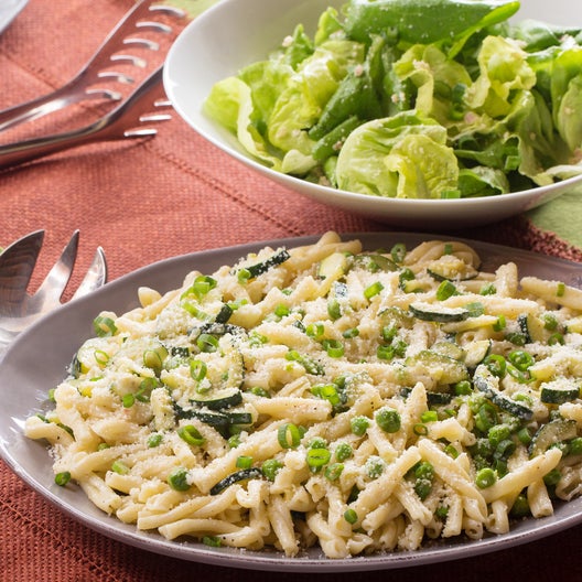 Recipe Creamy Strozzapreti Pasta with English Peas, Zucchini