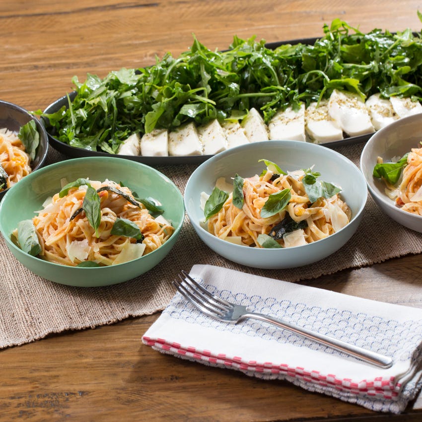 Recipe Fresh Linguine Pasta & Heirloom Tomato Sauce with Arugula