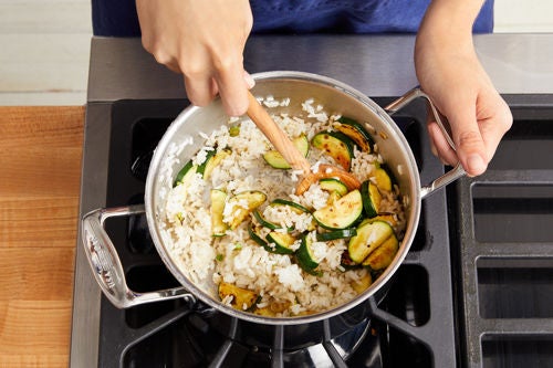 Finish the rice & serve your dish: