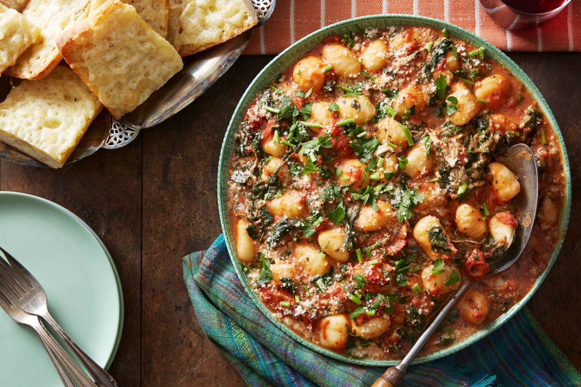 Recipe Spinach & Mozzarella Gnocchi with Cheesy Garlic Bread Blue Apron