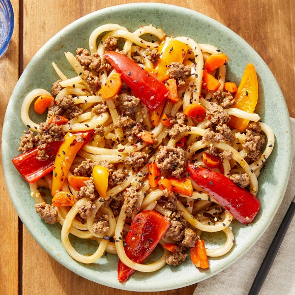 Recipe OnePot Beef & Udon Noodles with Sweet Peppers & Carrots Blue