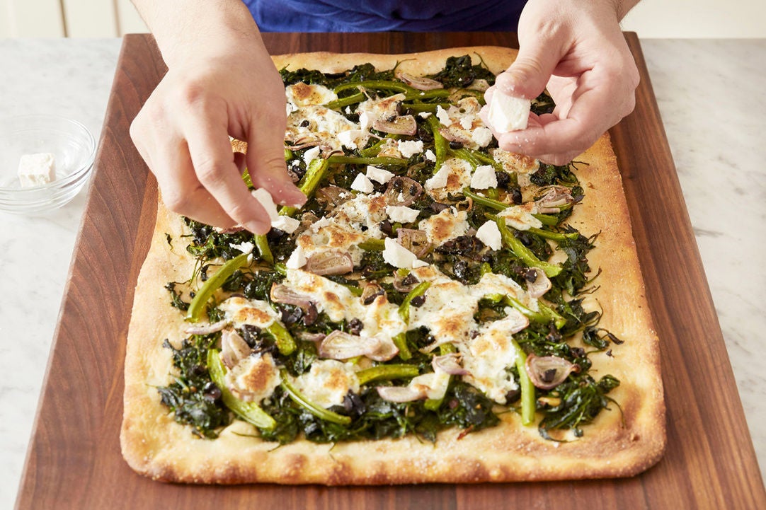 Recipe Spinach & Fresh Mozzarella Pizza with Olives, Bell Pepper