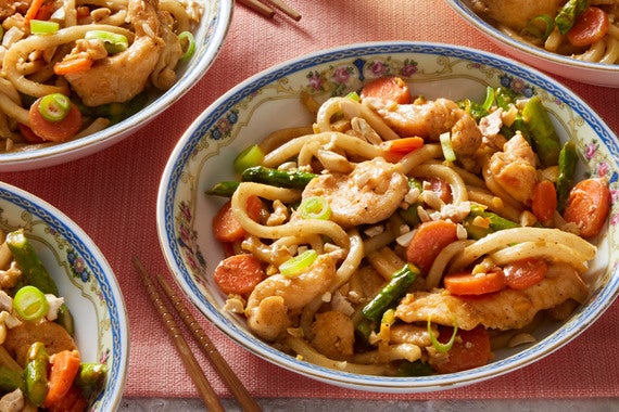 Stir-Fried Chicken & Udon Noodles with Asparagus & Carrots-image