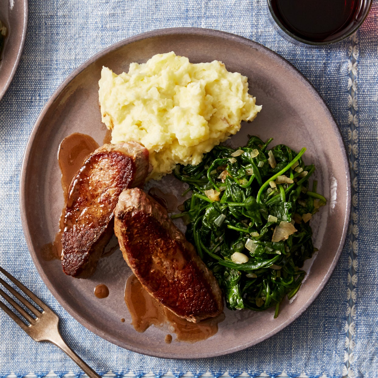 Recipe Beef Medallions with Mashed Potatoes & Balsamic Pan Sauce