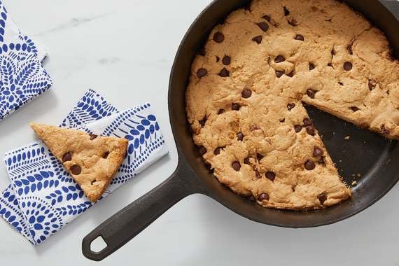 Brown Butter Skillet Cookie with Chocolate Chips-image