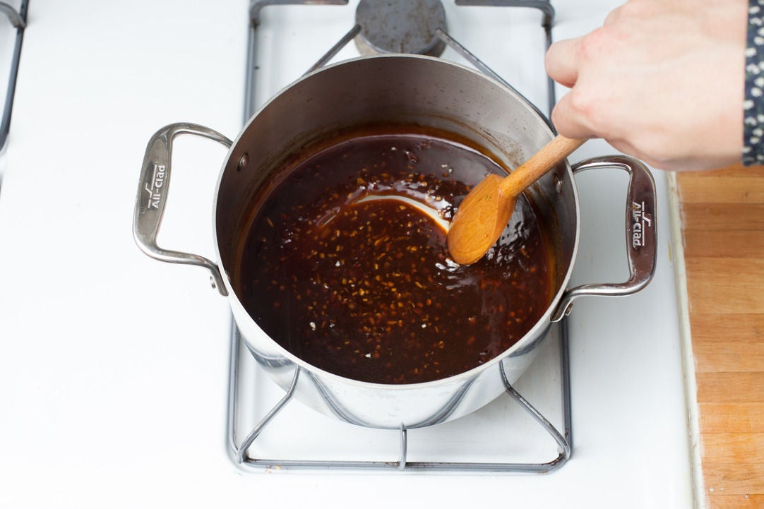 Recipe Sweet & Sour BBQ Drumsticks with Snow Pea, Carrot & Celery