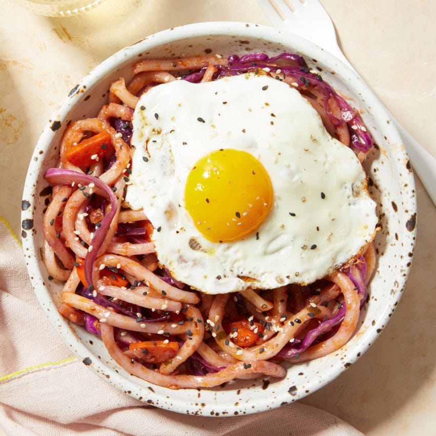 Recipe Sweet & Spicy Udon Noodles with Fried Eggs & Vegetables Blue