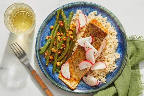 Teriyaki Salmon with Brown Rice & Spicy Green Beans-image