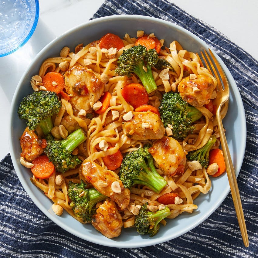 Recipe Chicken & Wonton Noodle StirFry with Carrots & Broccoli Blue