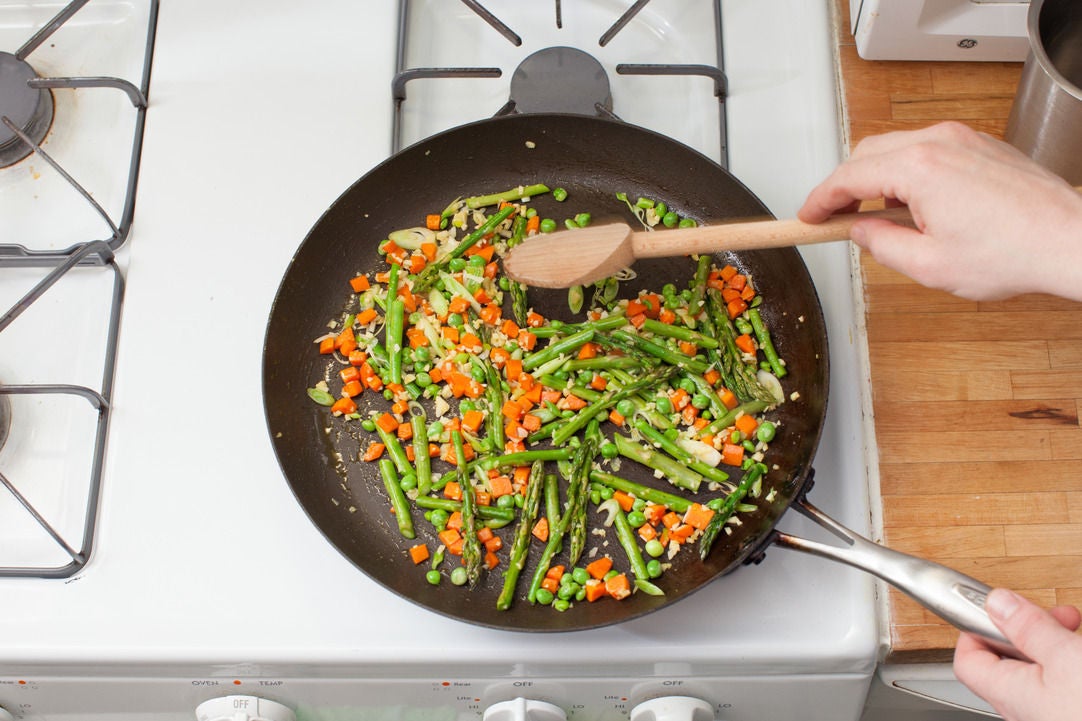 Recipe Shrimp Quinoa "Fried Rice" with Asparagus & English Peas Blue