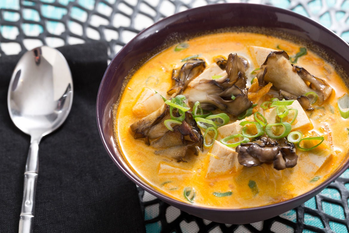 Recipe Vegetarian Tom Yum Soup with Napa Cabbage & Tofu Blue Apron